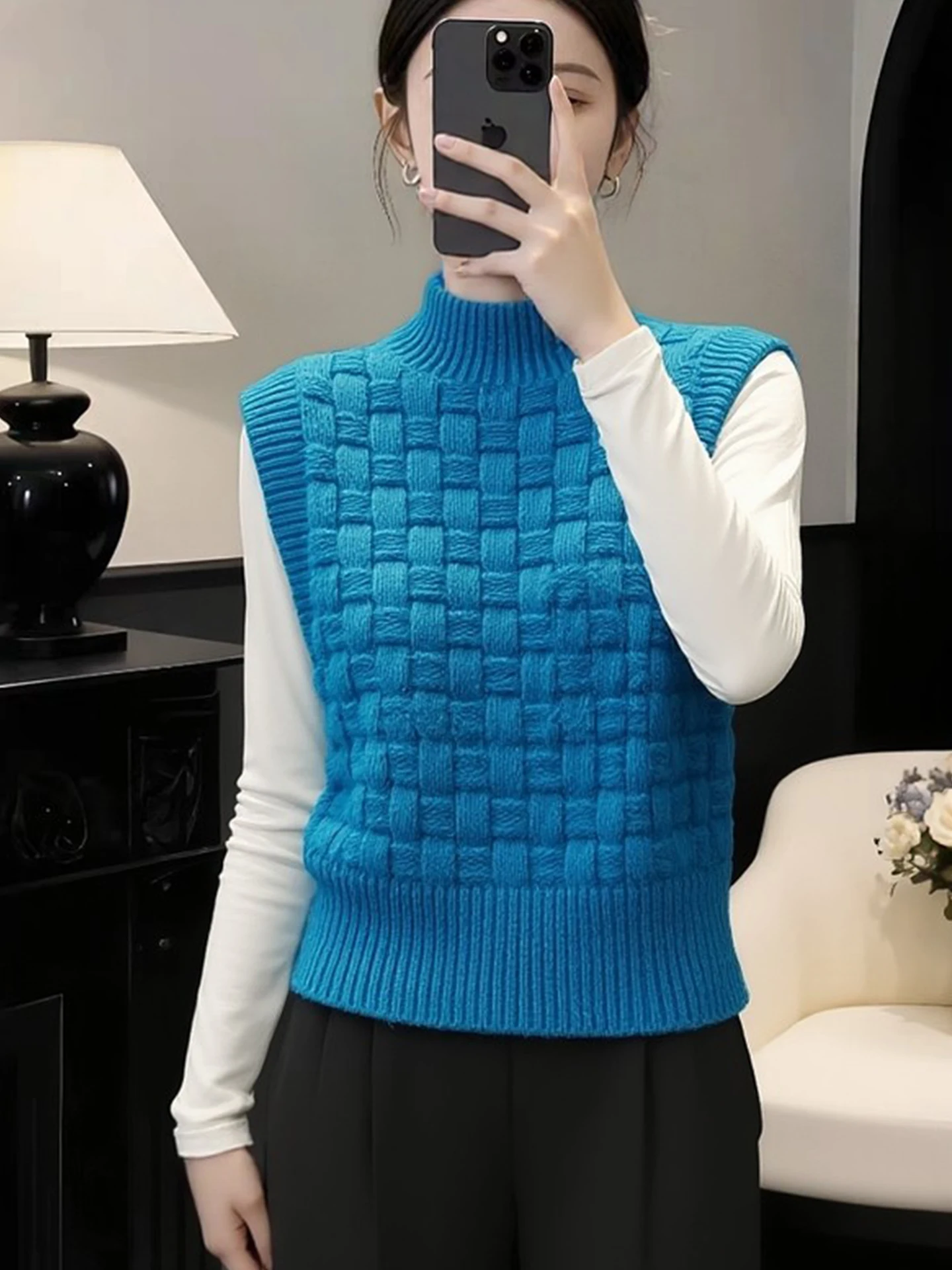 

Design Sensation Soft Blue Half-High Collar Sleeveless Women's Vest Spring Fashion Unique Personality Floral Patterned Straig...