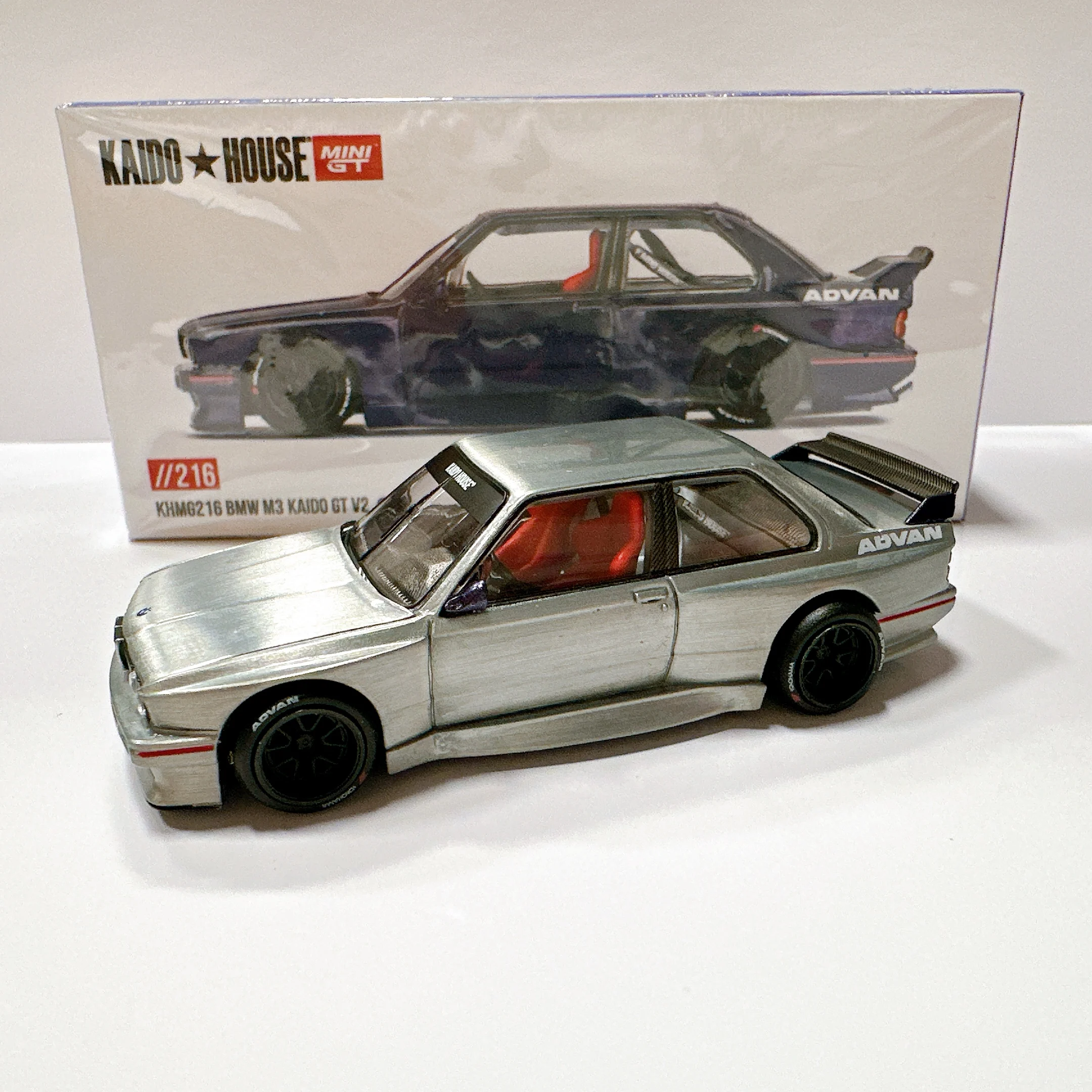 

MINIGT 216 *CHASE* 1:64 BMW M3 Kaido GT V2 Открываемый капот Литая под давлением модель автомобиля Kaido House
