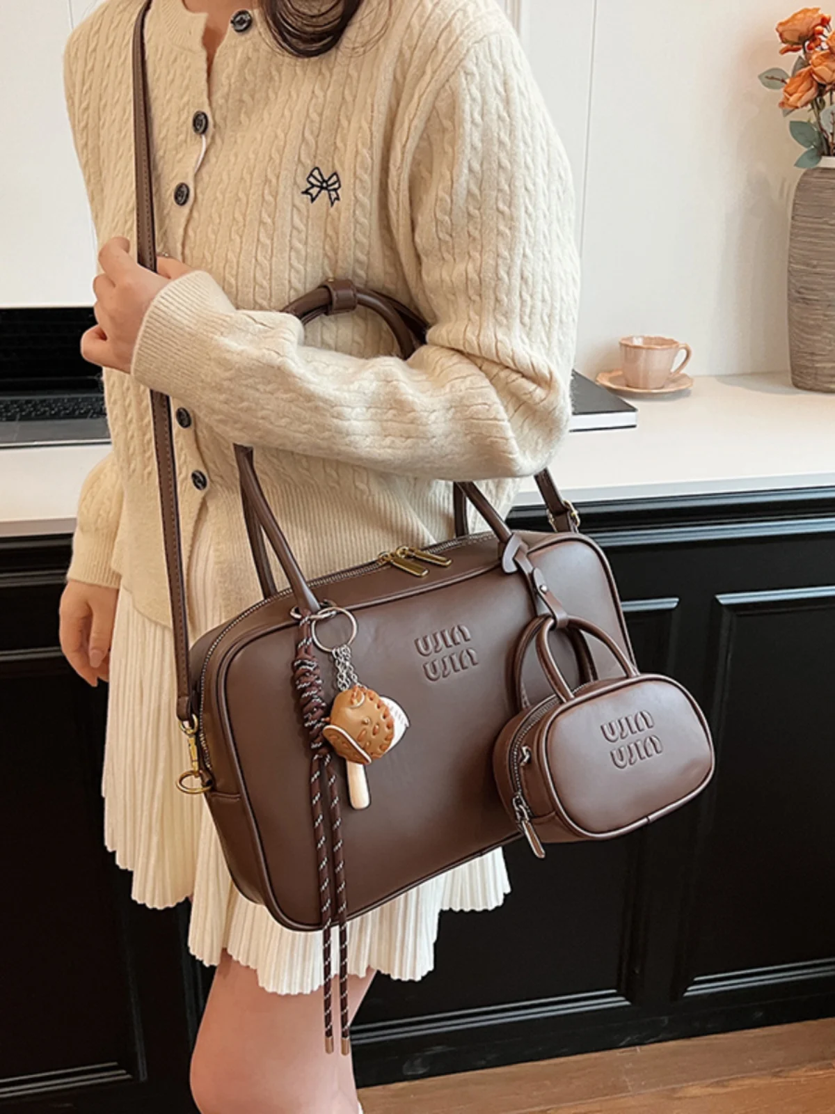 

Retro Faionable Handheld Bowling Bag Women's 2024 New Autumn Mermaid Single oulder Bag Unique Design High-End Feelings