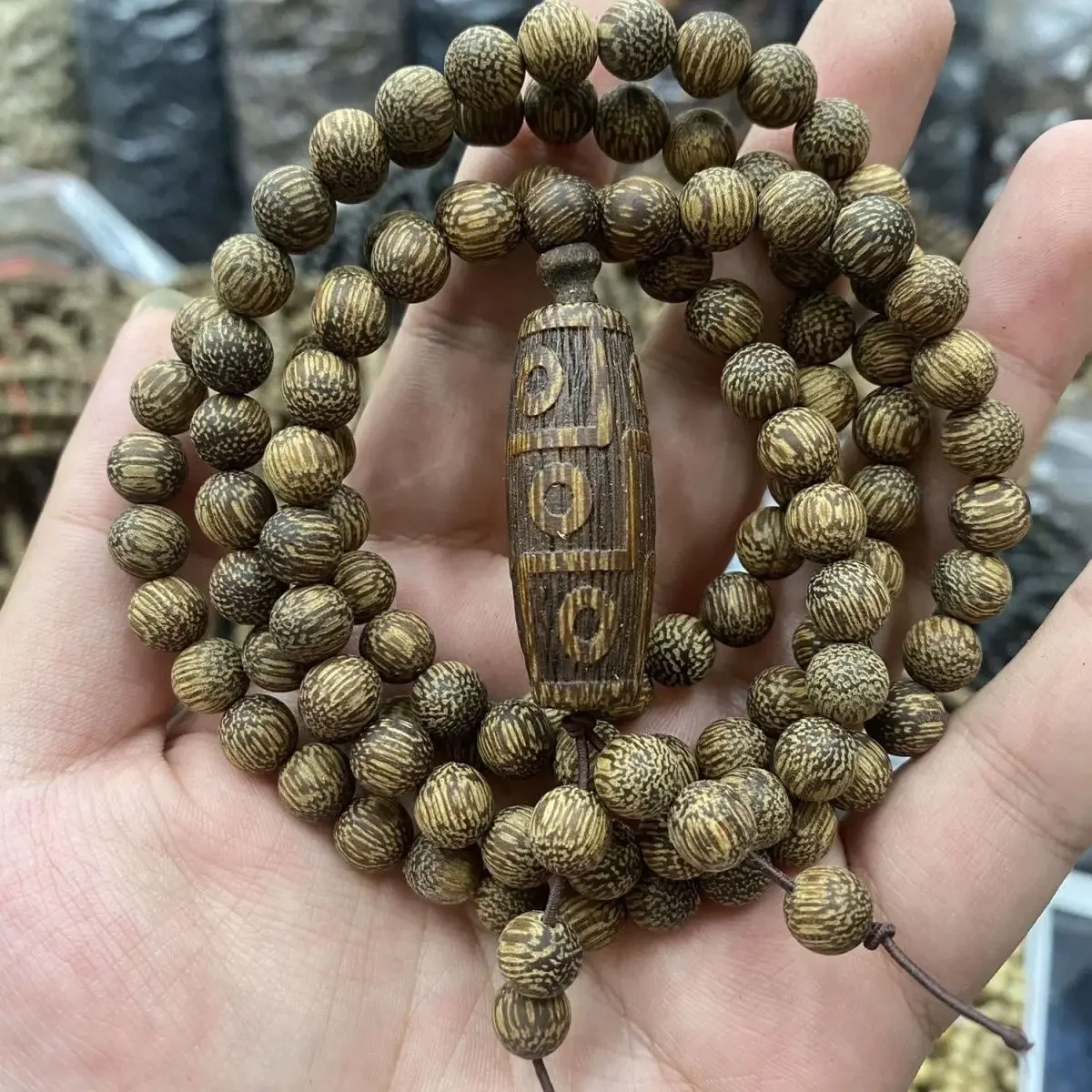 

Natural Bai Qinan agarwood necklace Guanyin pendant beads for men and women 108 luxury retro bracelets