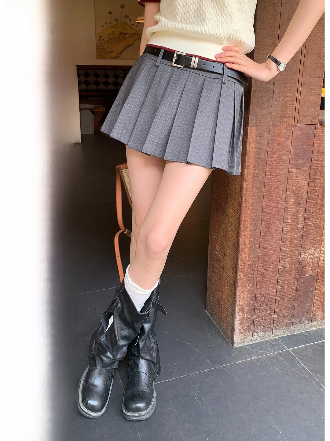 

High Waist Short Pleated Skirt Vertical Stripes Korean Style Slimming Versatile Fashionable Teenage Skin-friendly Breathable