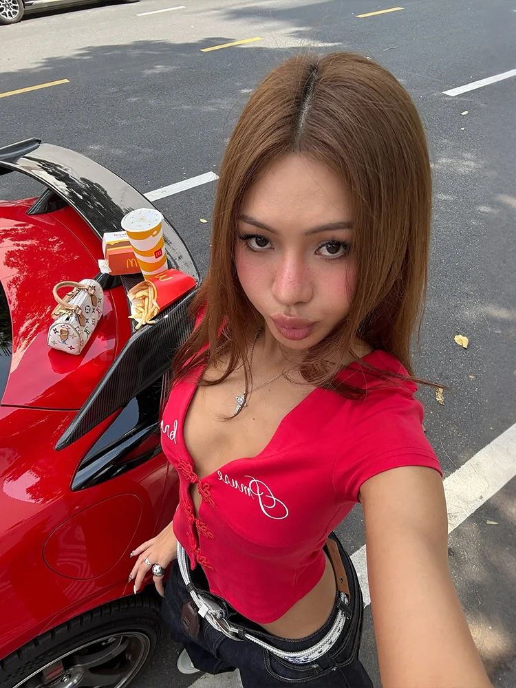 Kliou Brief Print T-shirts Vrouw Sexy Lage Hals Chinese Knoop Holle Decoratie Mini Mouw Navel Blootgesteld High Street Style tees