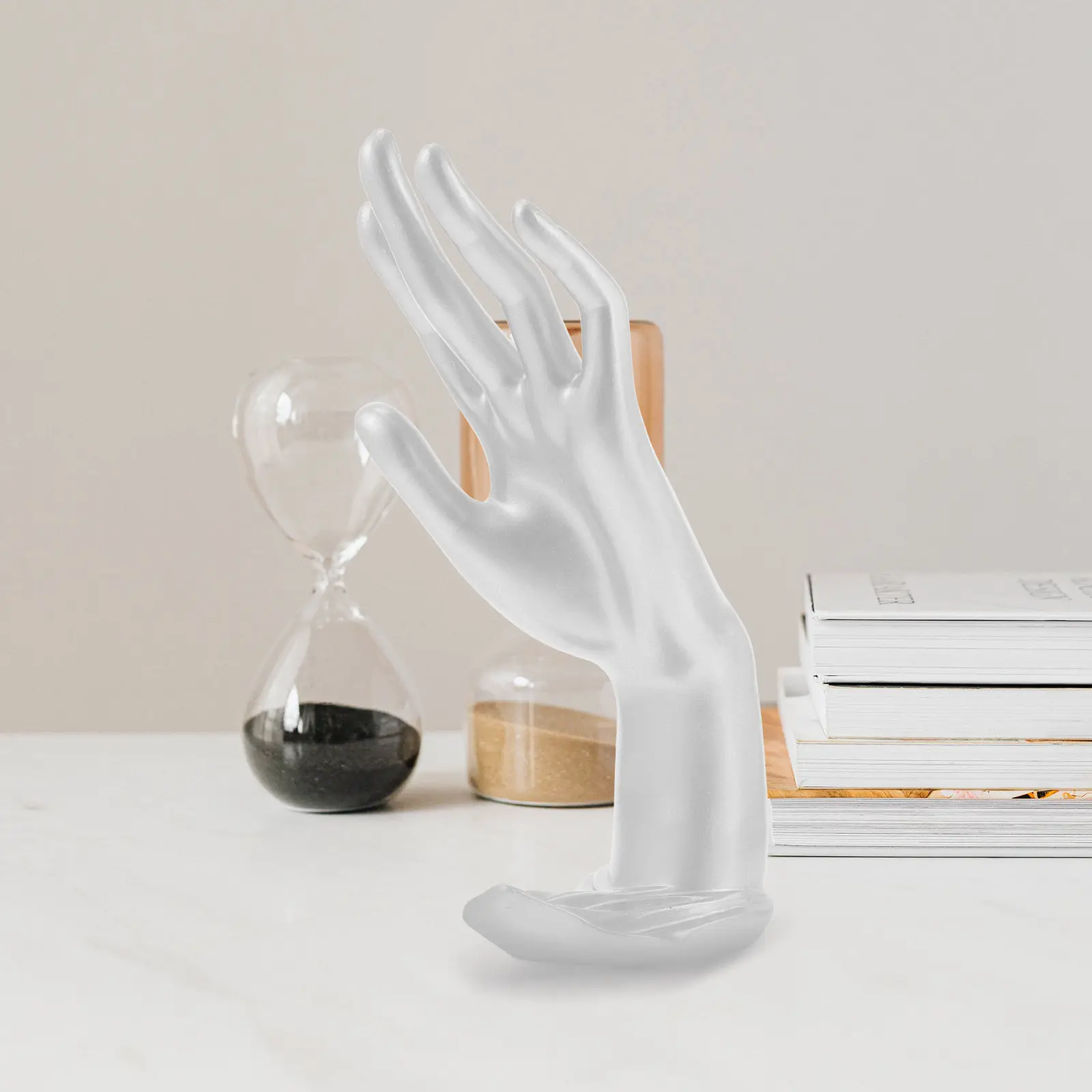 

1 шт. Золотистая подставка-держатель в форме руки для украшений: колец, браслетов, часов, перчаток. Для организации хранения на рабочем столе, в магазине, дома. Декоративная.