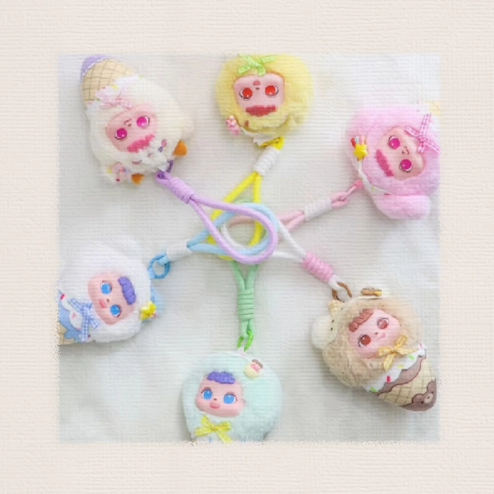 ใหม่ Original XIVO Lucky Ice-cream cone Series จี้ตุ๊กตากล่องตาบอดไอศกรีมตุ๊กตากระเป๋าเป้สะพายหลังตกแต่งจี้ของขวัญแปลกใจ