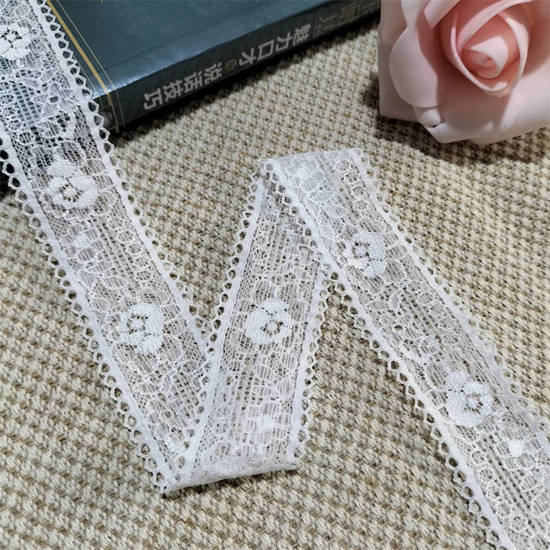 S1586 3CM WHITE ELASTIC AND SOFT LACE TRIM