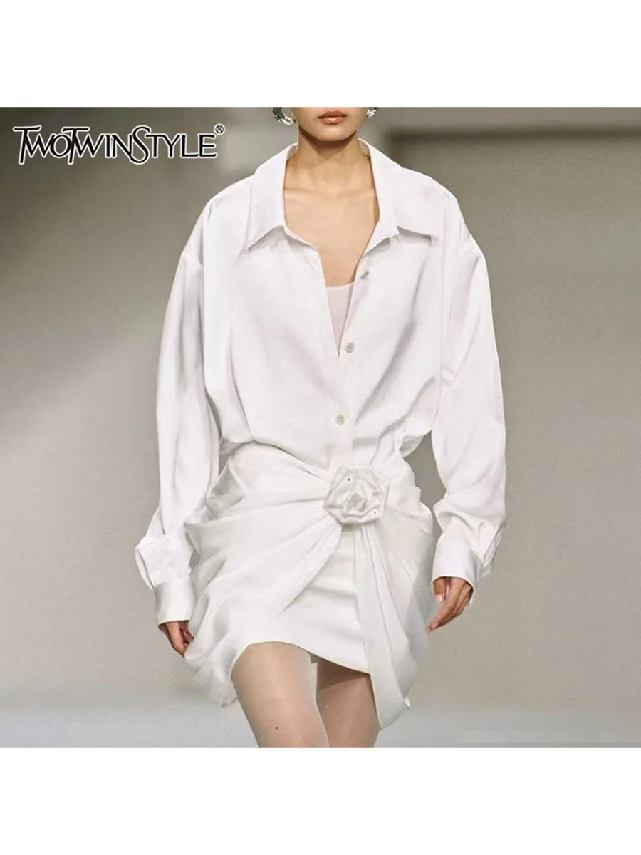 

TWOTWINSTYLE Solid Spliced Appliques Loose Blouses For Women Lapel Long Sleeve Temperament Chic Shirts Female Fashion Style New