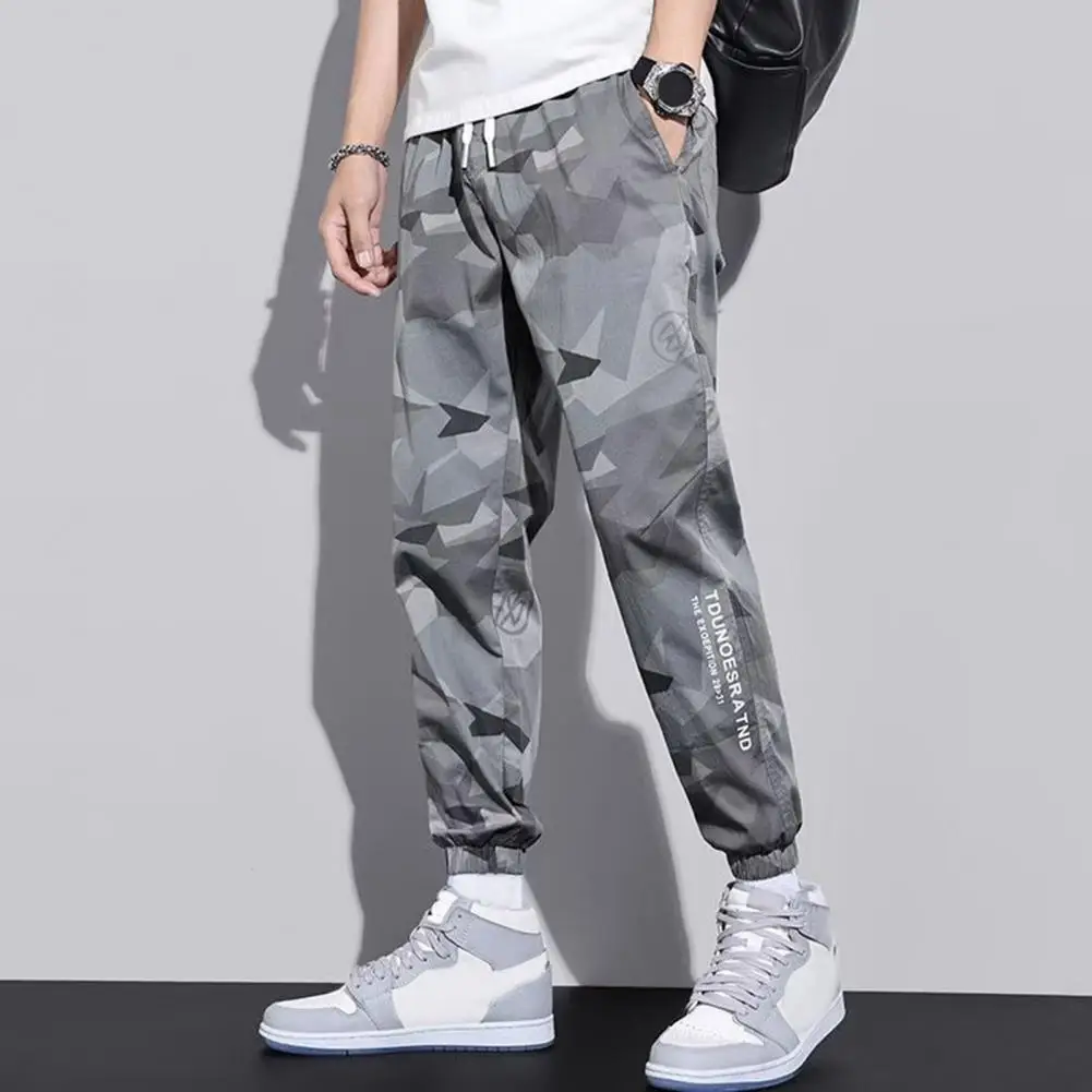 Drawstring Waist Jogger Pants Men Elastic Waist Pants Camouflage Print Men's Ice Silk Sport Pants with Drawstring for Daily