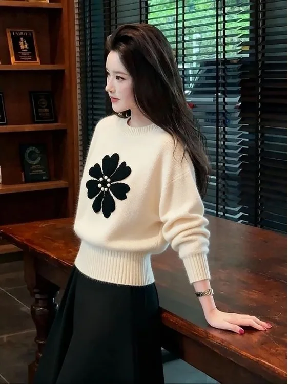 

Мягкий вязаный свитер, женский свободный топ премиум-класса в Гуанчжоу, тринадцатый трой, европейские товары, цветочная вышивка, закрывающий талию