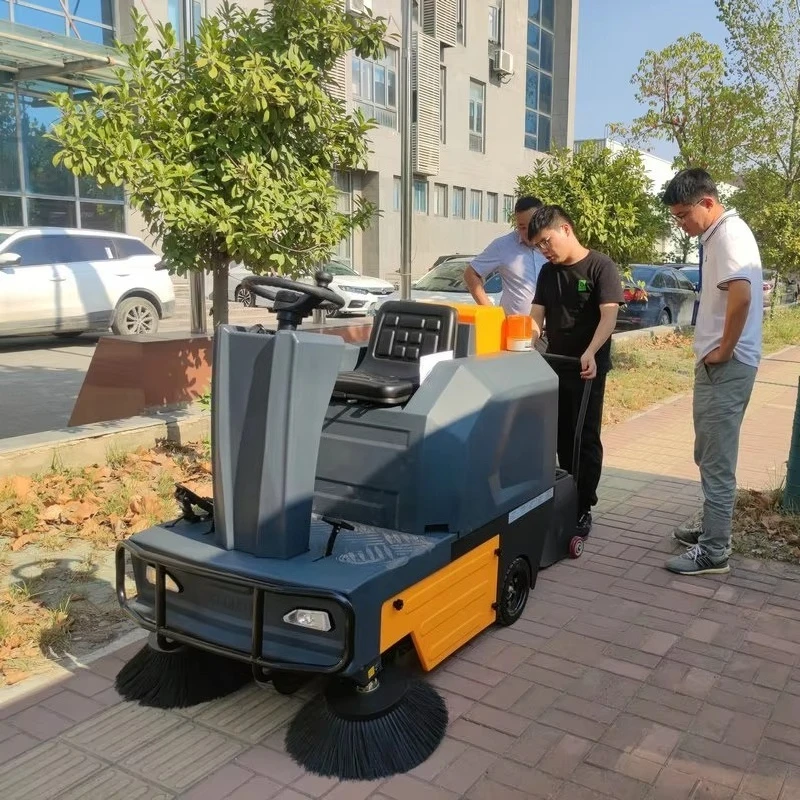 Ride On Electric Floor Sweeper With 1350mm Path For Logistics Center Floor Cleaning Professional Sweeping Equipment Machine