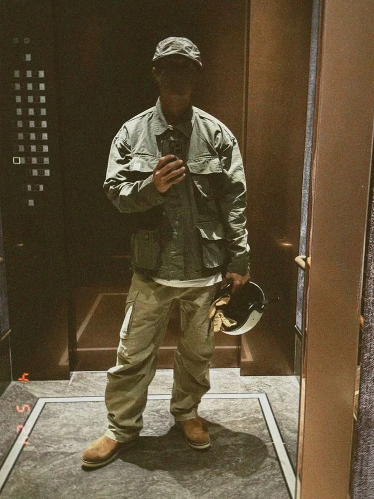 

MADNESS MDNS Japanese Style Ripped Work Trousers Loose Straight Leg Casual Long Pants for Men Multi Pockets Youth Fashion