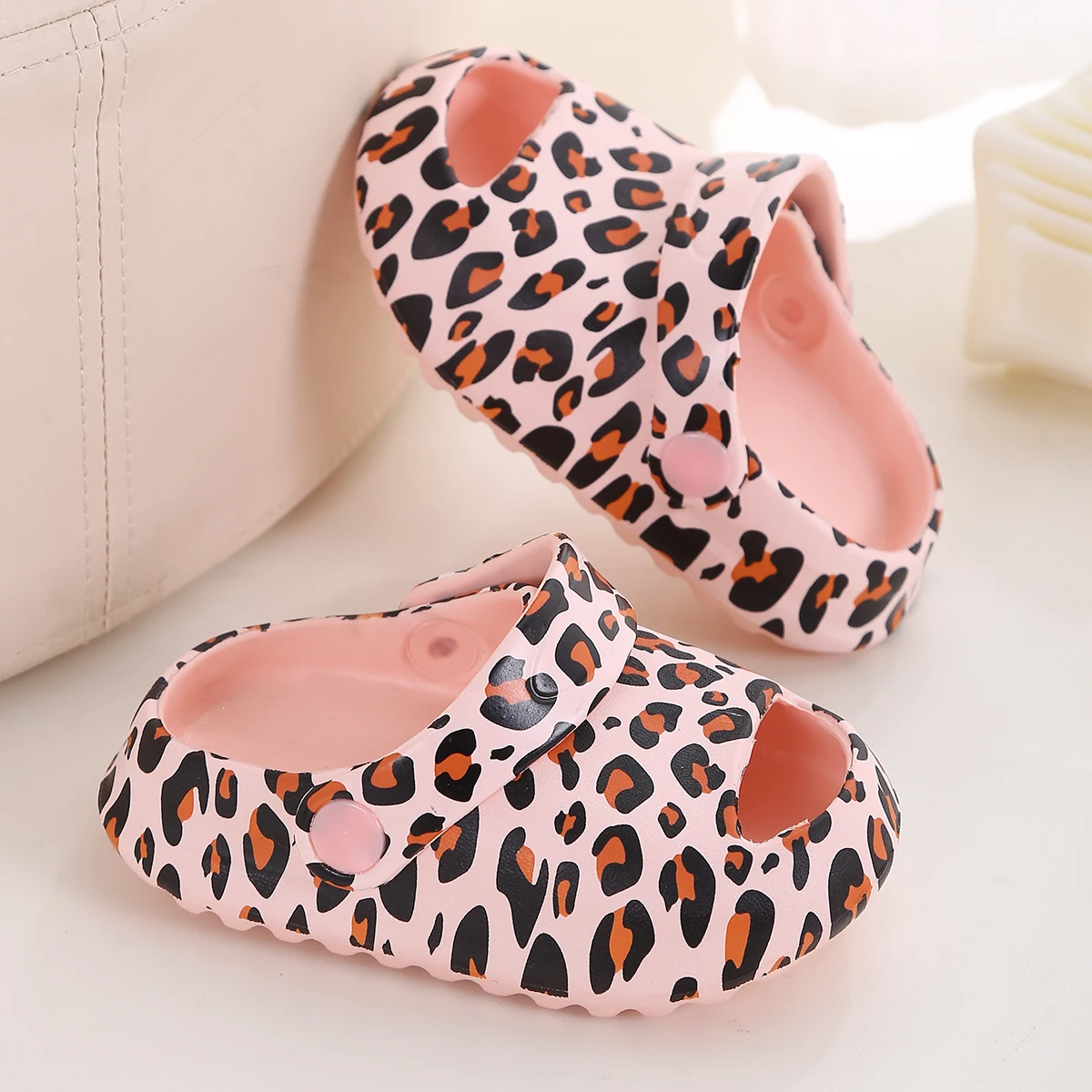 Girls Trendy Cute Comfortable Foam Clogs, Non-slip Lightweight Sandals With Straps For Indoor Outdoor, Cute Leopard Fruit Print