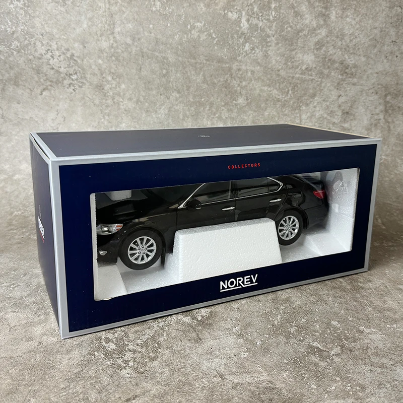 NOREV 1:18 Lexus LS460 Car model Static ornament Car model Holiday gift Send to a friend