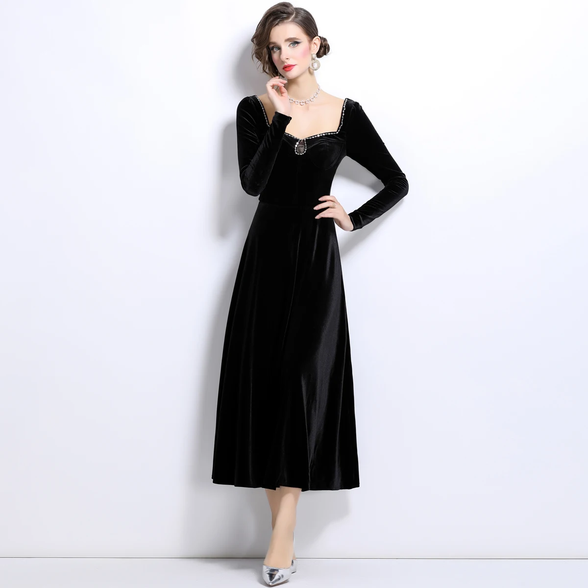 

Autumn Winter Luxury Velvet Dress Women Clothing Ladies Beaded Square Collar Long Sleeve Thick Velour Long Party Vestidos