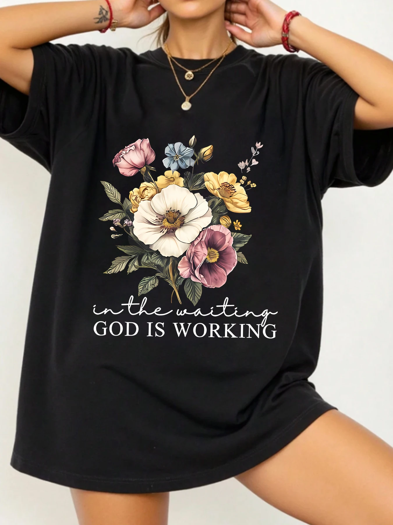 

Flower and English letters Plus size women's round neck short sleeve T-shirt with elastic half sleeves and trendy prints