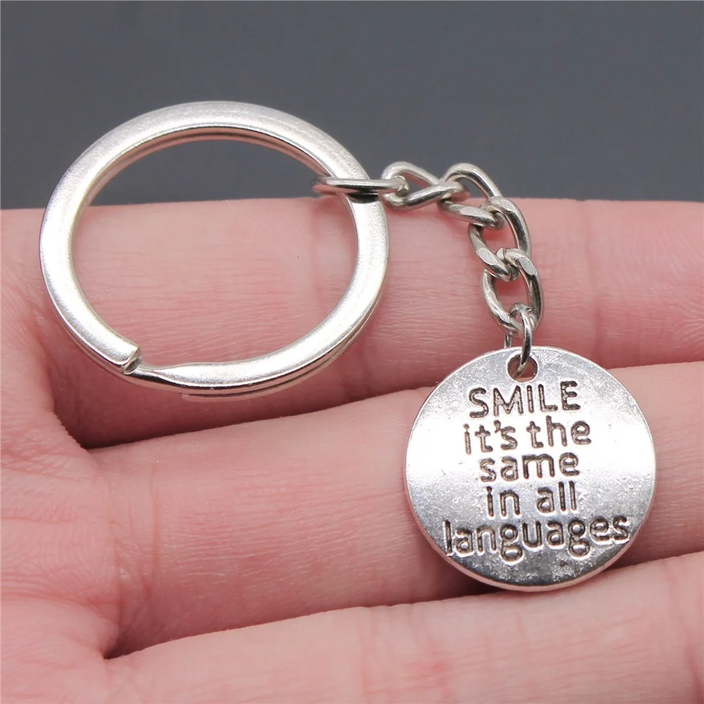 Souvenirs Gift Men Keychain Keyring 2 Colors 20mm Smile Is The Same In All Languages Pendant Keyring