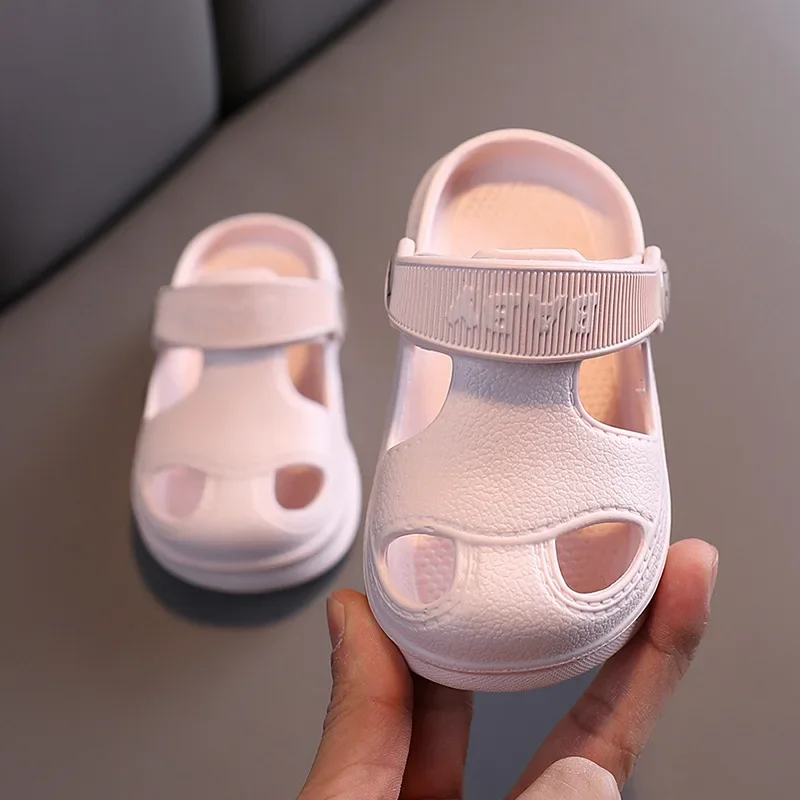 Summer Kids Sandals Hole Children\'s ShoesSlippersSoft Anti-Skid CartoonDesign Hole Baby Shoes Sandy Beach for BoysGirls Children