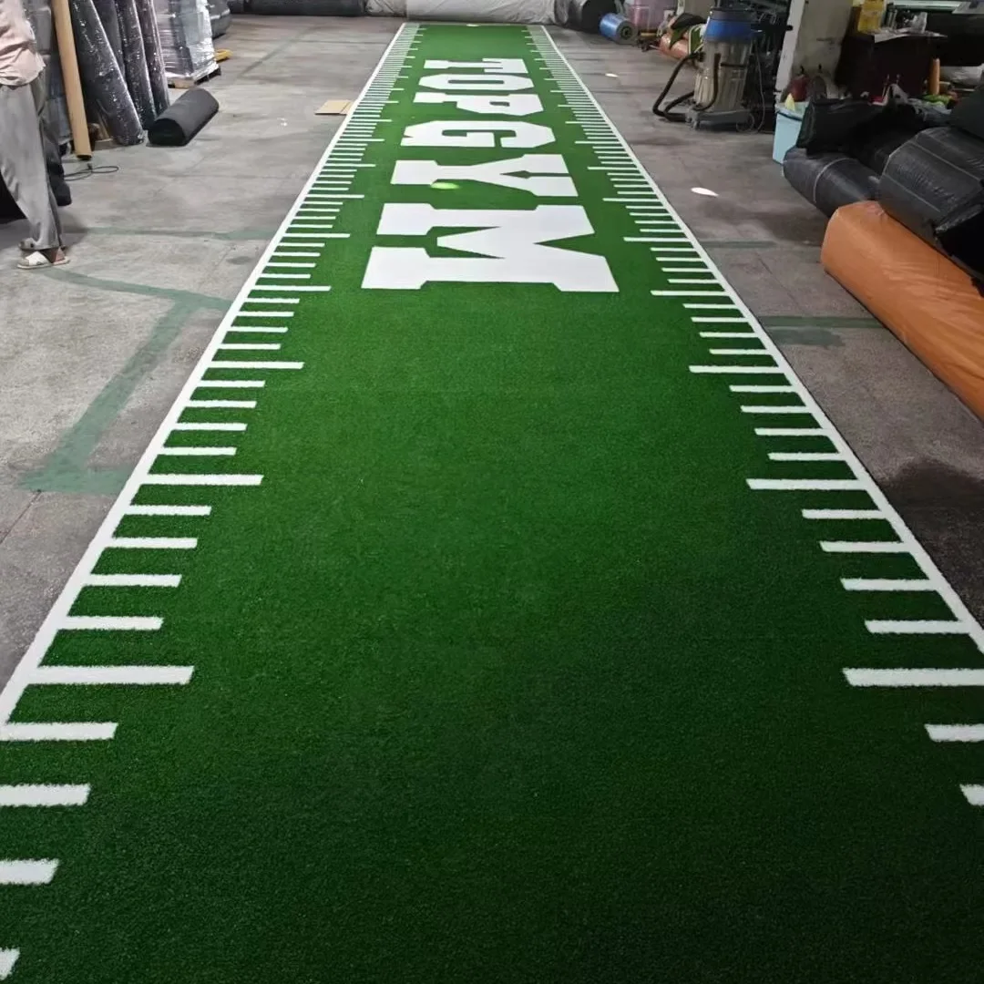 

Green Training Sports Synthetic GYM CurledTurf Carpet With White Logo and Scales