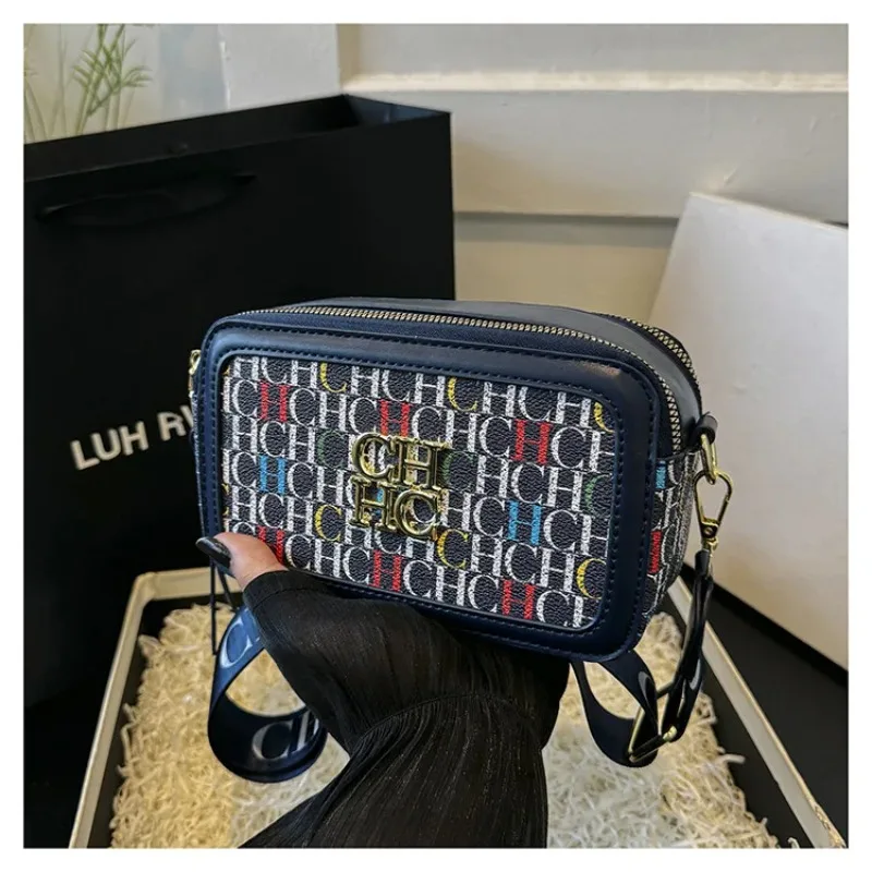 

Urban Minimalist Women's Crossbody Bag - Niche New Trendy Style, Stylish & Versatile, Perfect for Daily Commute & Casual Outings