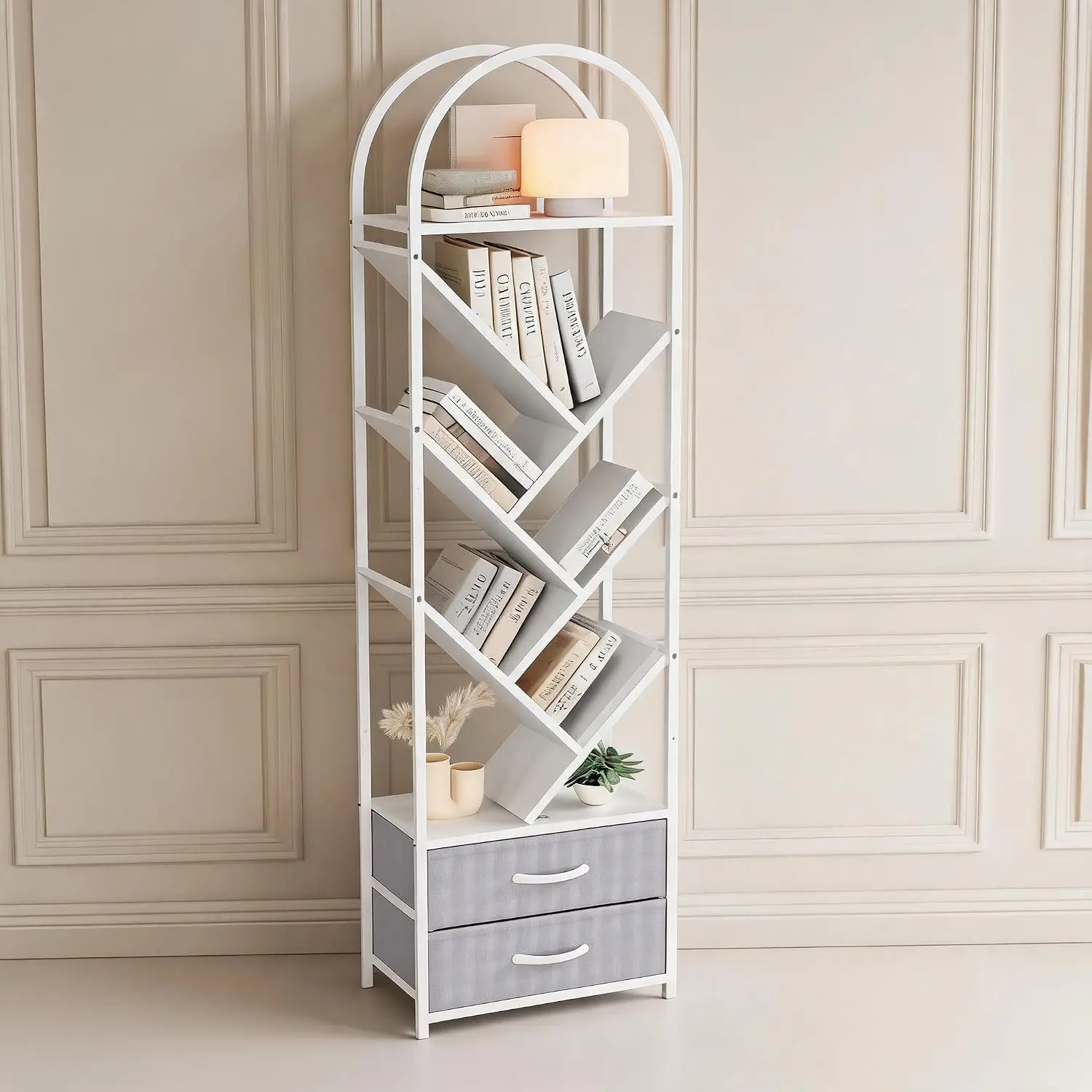Hohes Bücherregal mit 6 Ablagen und 2 Stoffschubladen – schmales, industrielles Bücherregal für kleine Räume – weißer Eisenrahmen und weiße Holzregalböden – ideal für Schlafzimmer, Wohnzimmer oder