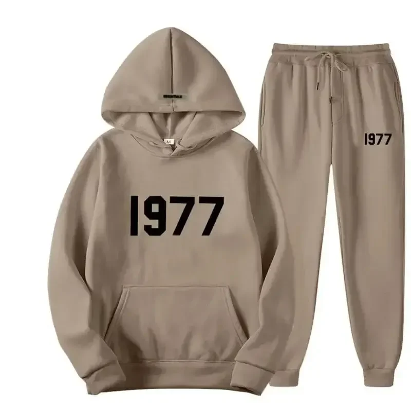 

New Collection of Men's Casual Sportswear Sets for Autumn and Winter, Featuring Printed Hoodies, Sweatshirts and Sweatpants