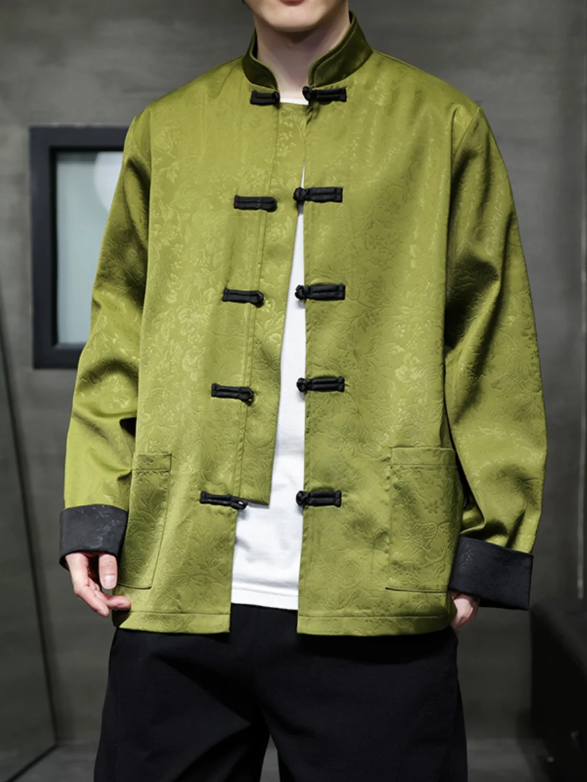 

Новая мужская куртка в китайском стиле с премиальной вышивкой, весенне-осенняя, с узором, на пуговицах, свободного кроя, дышащая, с длинными рукавами