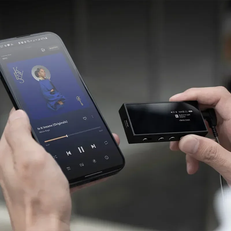 Questyle m18i, the exclusive hi-fi companion for mobile phones, debuts a Bluetooth lossless decoding amplifier!
