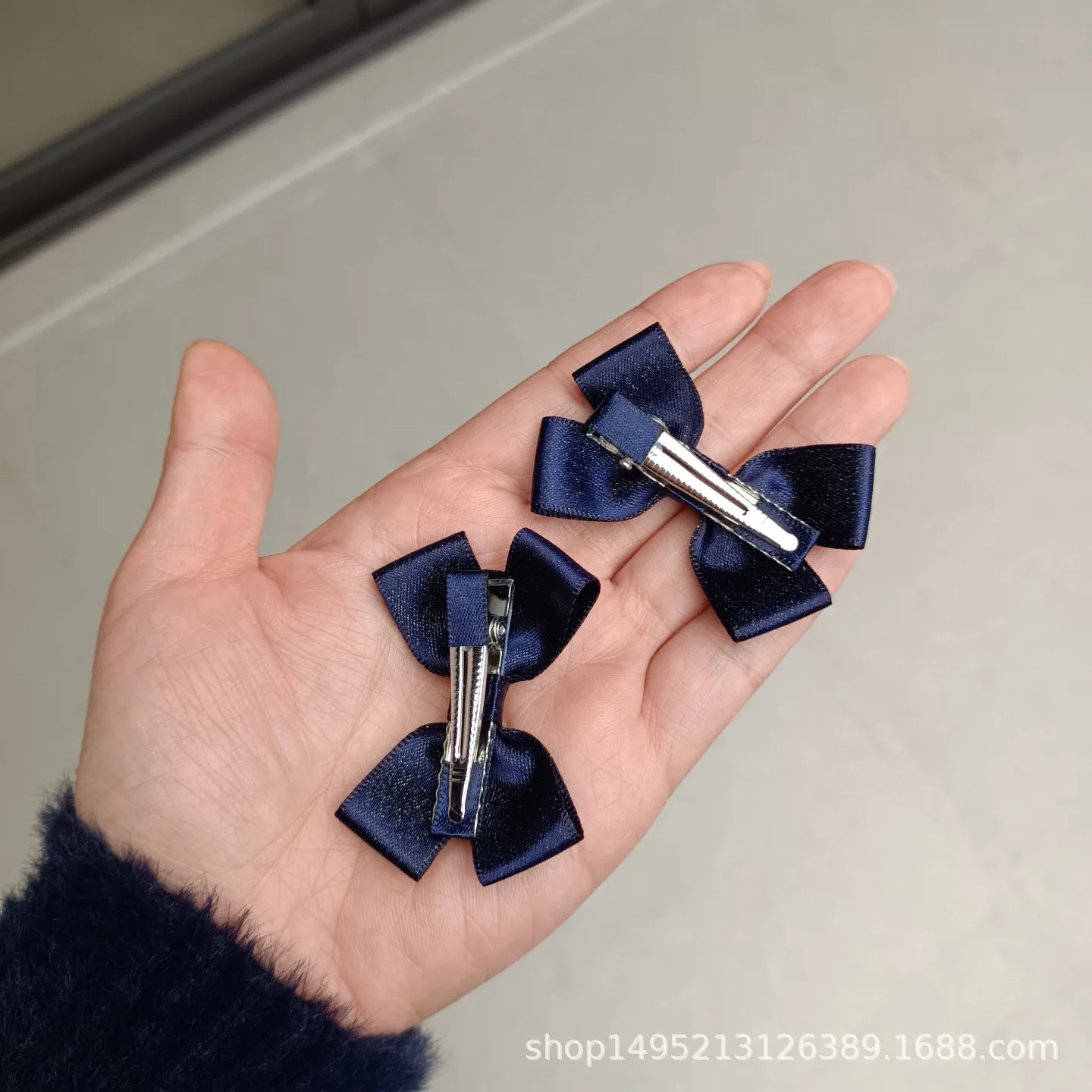 nuova-molletta-per-capelli-blu-navy-con-mini-fiocco-clip-per-frangia-graziosa-e-dolce-per-bambini-e-studenti