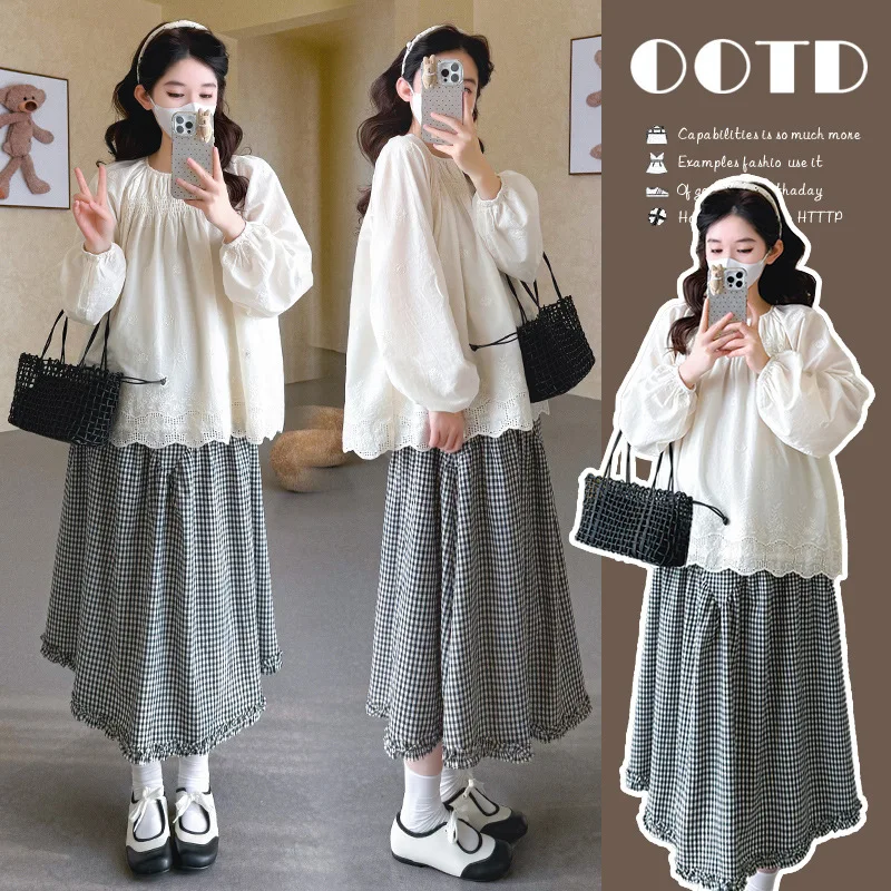 

Комплект для беременных: белая блузка и макси-юбка в клетку, весна-осень 2026, повседневный минималистичный универсальный костюм из двух предметов