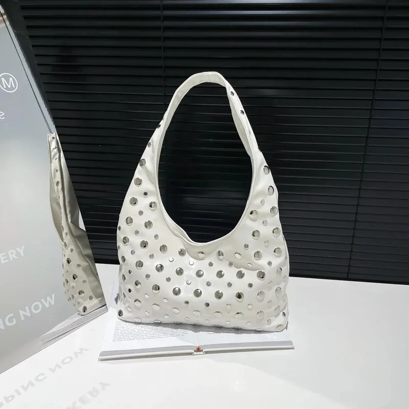 

PU Rivets Sense of Luxury Shoulder Bags 2025 Fashion Glossy Unique Design Personality Popularity Commute Tote Bags for Women