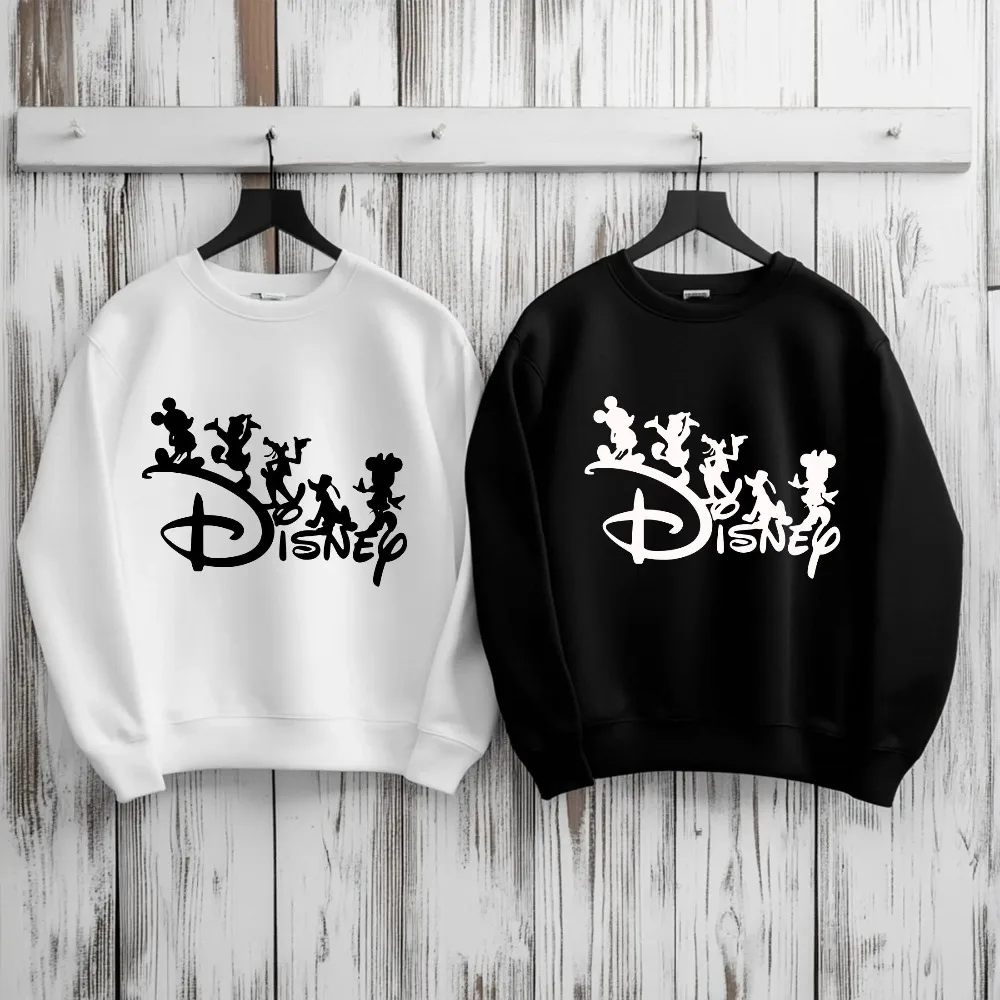نمط جديد من الملابس الرياضية الفضفاضة والدفئة للخريف والشتاء للفتيات الأمريكيات عام 2025، يتميز بطبعات وبلوفرات ميكي ماوس
