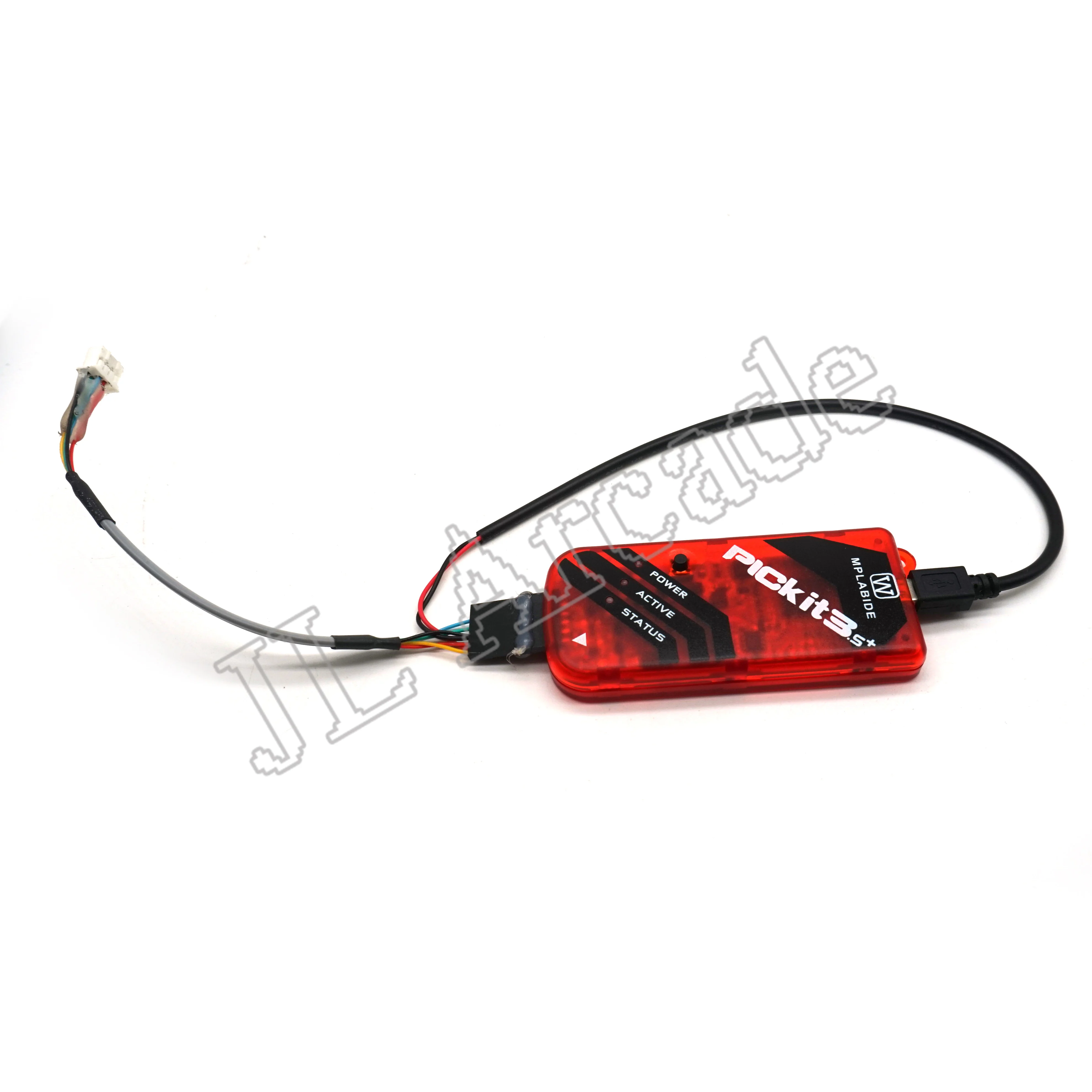Comment un ICT Programmeur peut réparer et mettre à jour une machine arcade avec un module de mémoire programmable