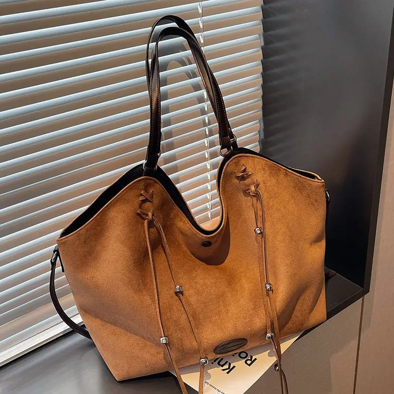 

Винтажные женские сумки на плечо, большая вместительная женская сумка с кисточками, новая зимняя женская большая сумка из искусственной замши, bolsa