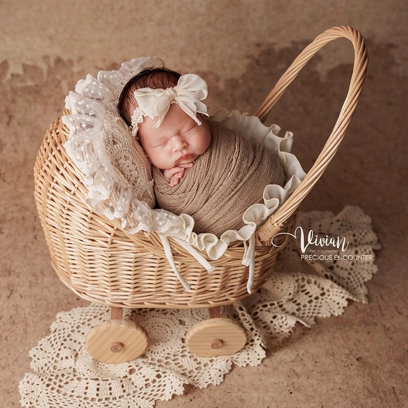 

Newborn Photography Props Retro Lace Pillow Hollow Mat Bow-knot Headband Rattan Stroller Blanket Theme Set for Studio Photoshoot