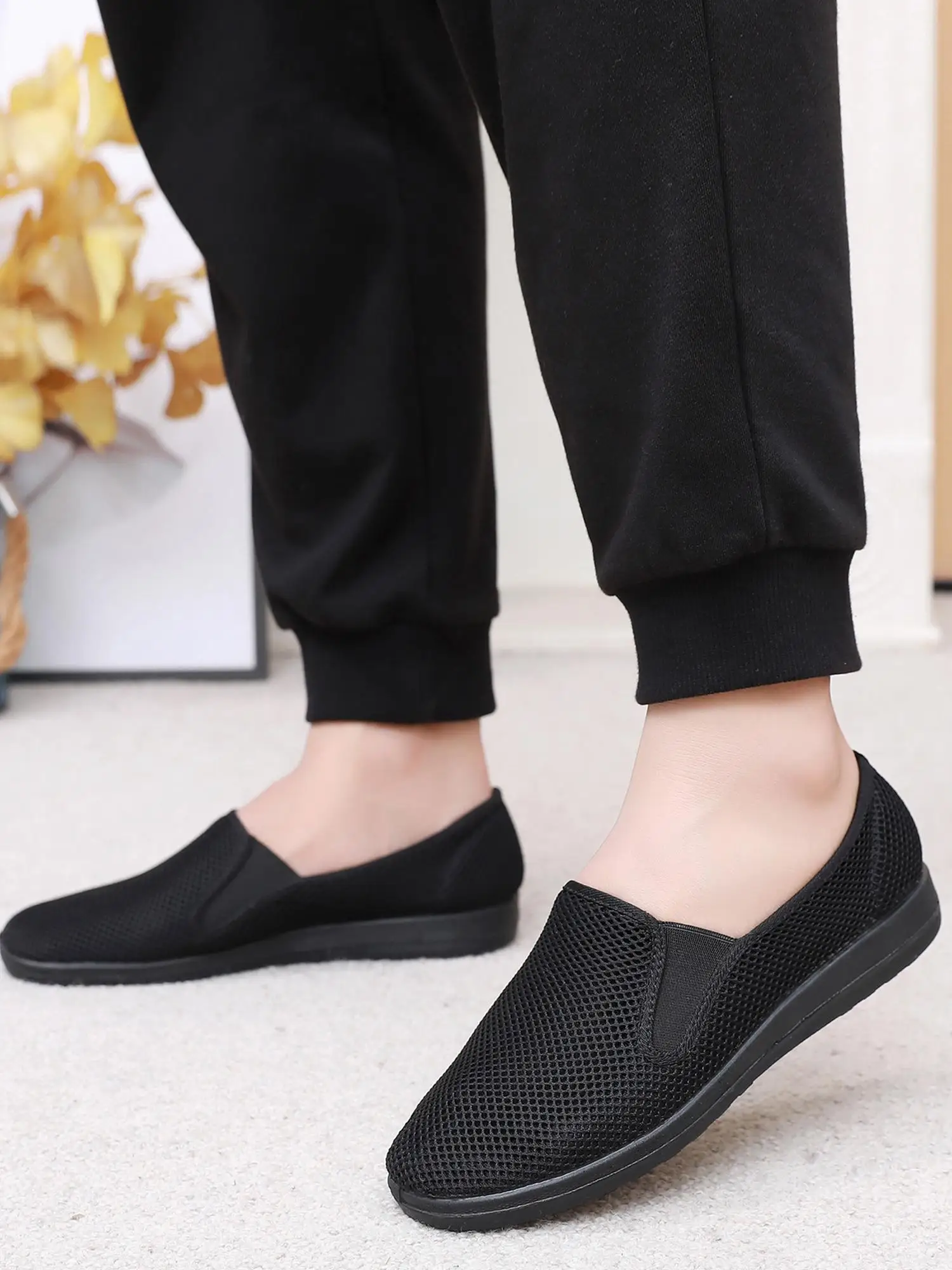 

Мужские дышащие слипоны из ткани, повседневные, черные, с перфорацией, противоскользящие, летние, удобные