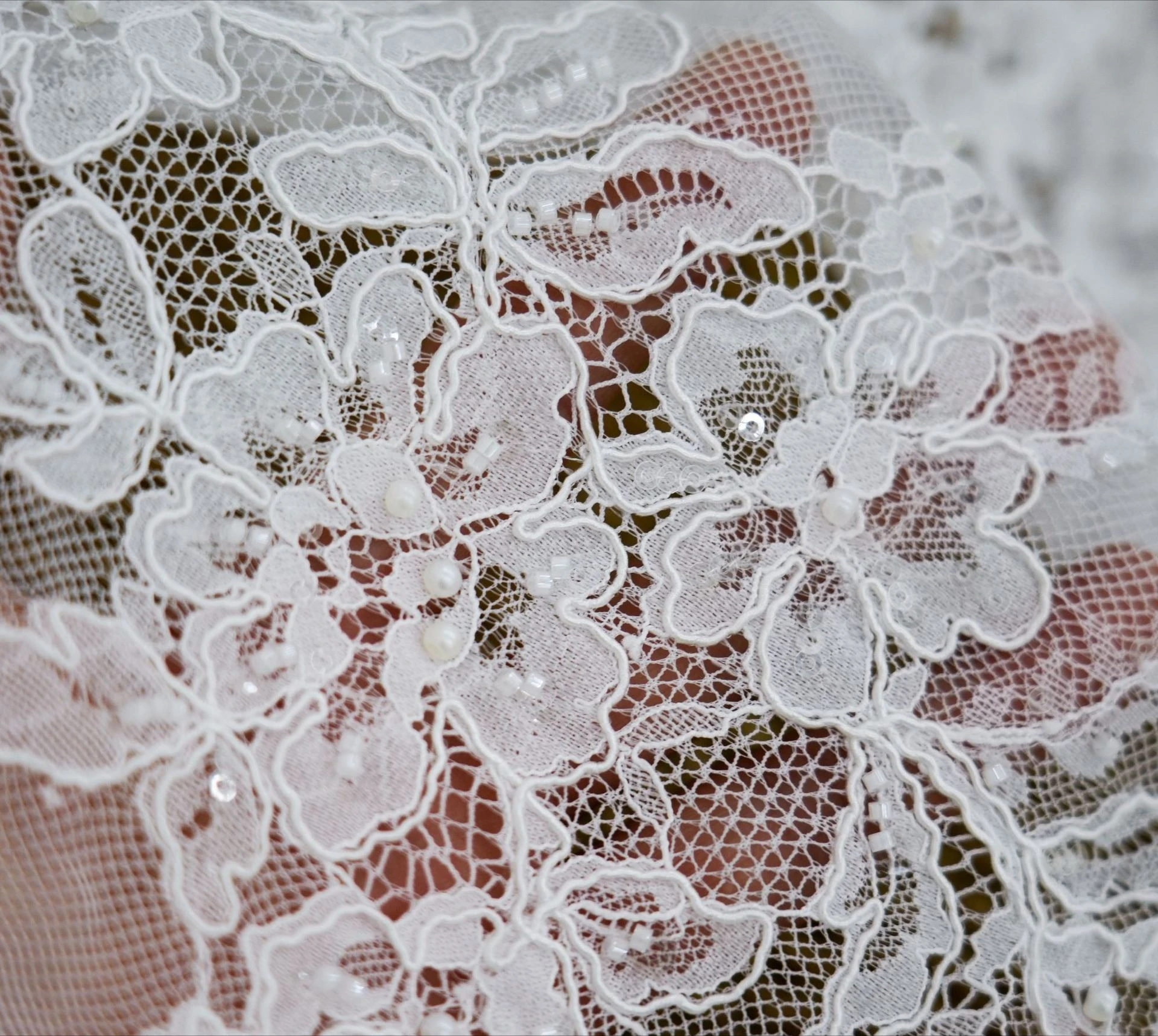 ベストセラー クラシック スパンコール刺繍 デカール ソフトレース生地 手作り ファッション ウェディングドレス 背景装飾 アクセサリー