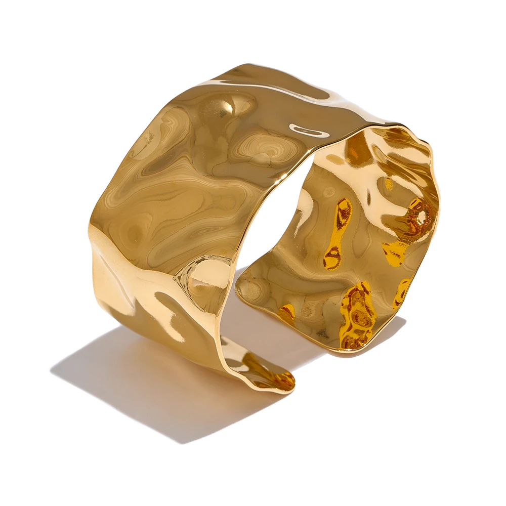 Exquisites klassisches Armreif-Armband mit Bump-Muster für Damen, Manschettenarmband in Goldfarbe aus Edelstahl, Handornament, Geschenk.