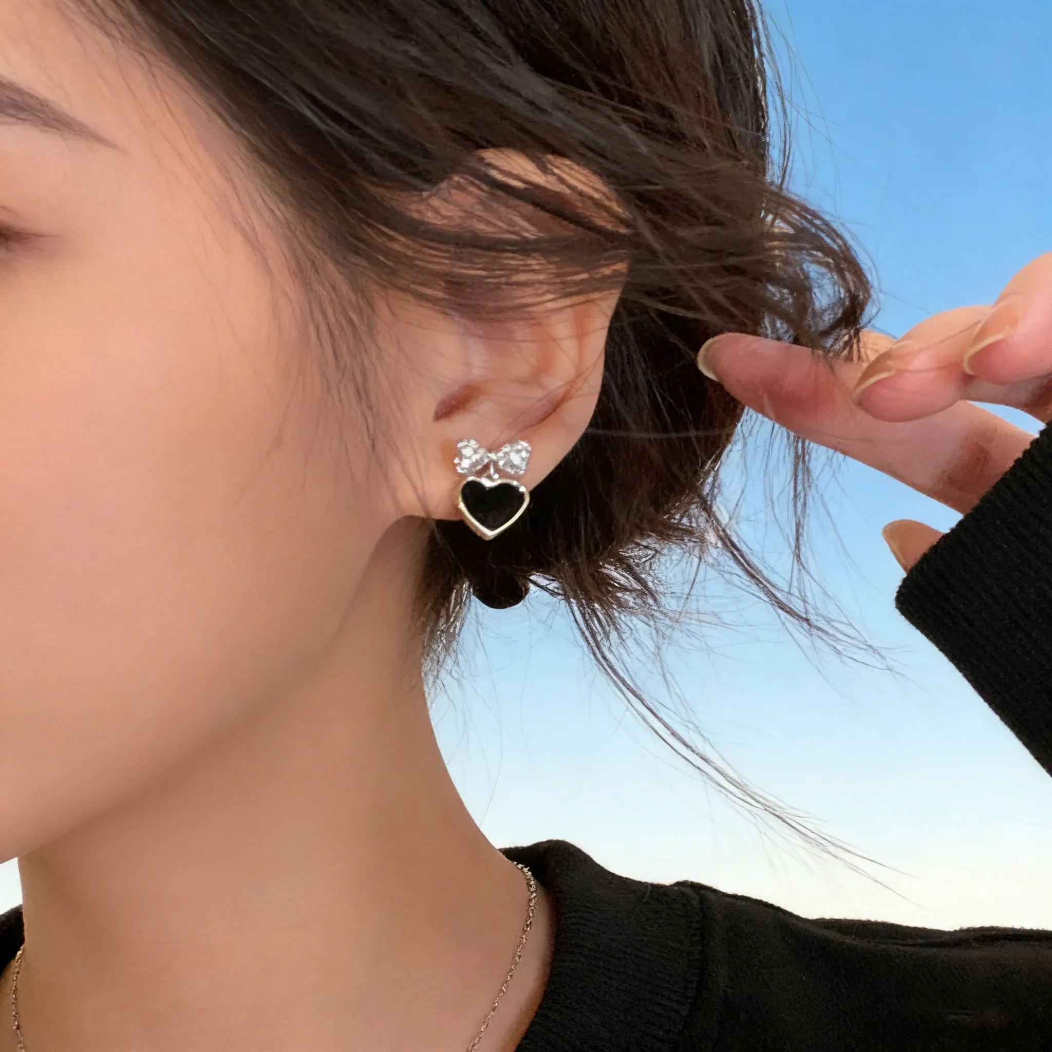 

2025 Enamel Heart Stud Earrings S925 Silver Needle Luxury Niche French Style Delicate Versatile