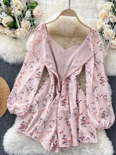 Imagen 2 del producto Coreano nuevo Primavera Verano mujer mono vestido con cuello en V mangas abullonadas dulces pliegues ajustado adelgazante Floral pantalones cortos de pierna ancha UK770