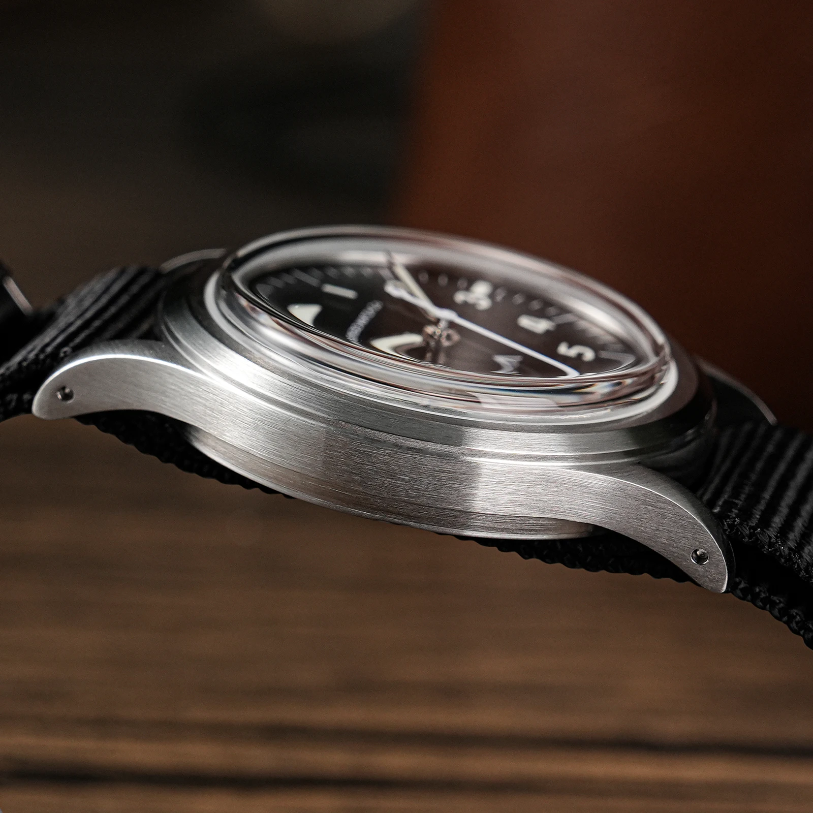 ミリタード ML14 クォーツ腕時計 VH31 スイープセコンド メンズウォッチ サファイア夜光 BGW9 クリスタル 100M防水 ヴィンテージウォッチ