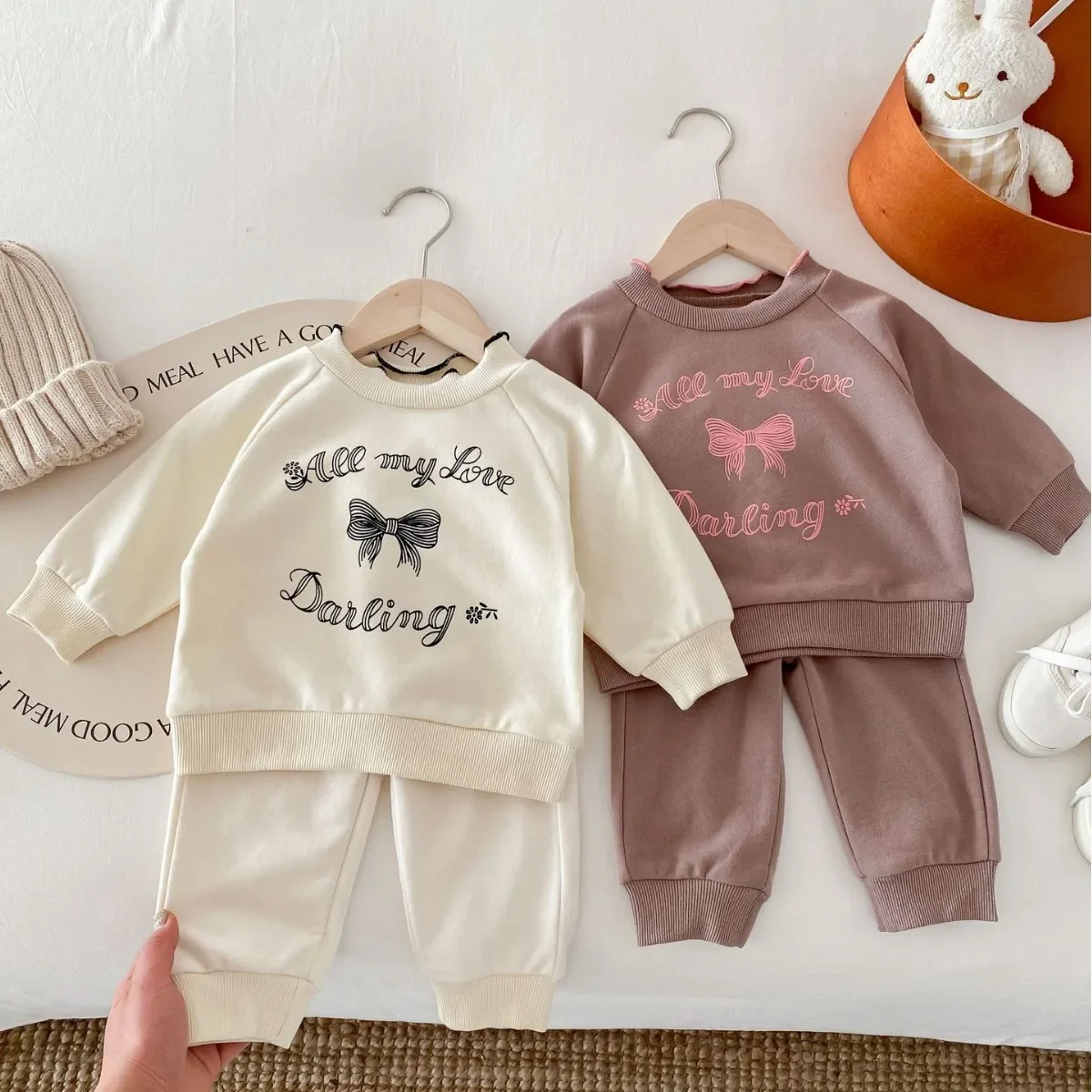 

Korean New Arrival Kids Baby Girls' Spring Autumn Outfit: Long Sleeve Sweatshirt + Pants Set for Sporty and Casual Looks