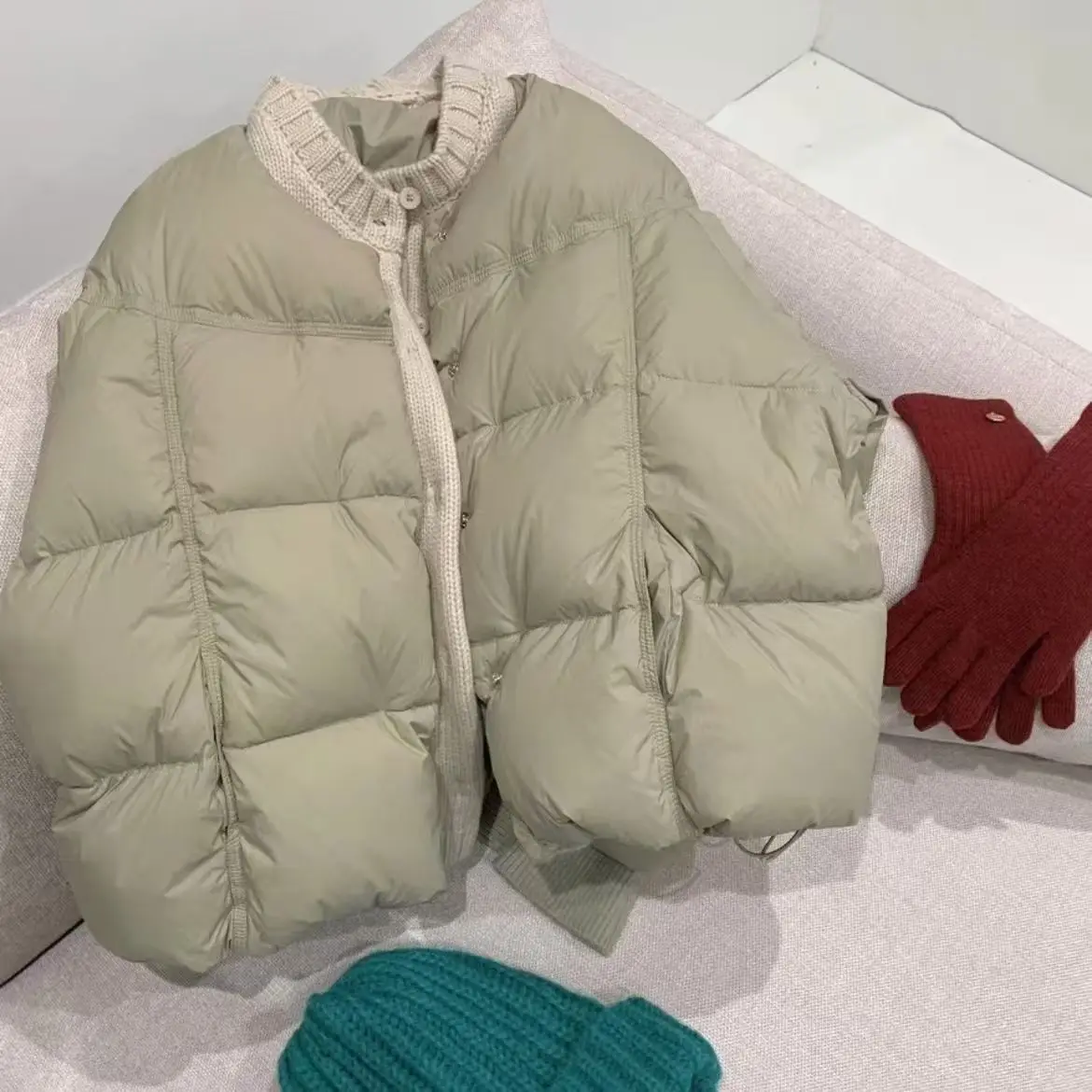 Plain round-neck knitted paneled coat for women thick and warm winter design minimalist style outerwear padded jacket