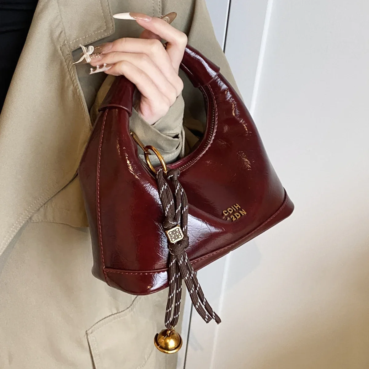 

2025 Vintage Small Bag for Women, Retro Crossbody Bag with Top Handle, Versatile Everyday Purse for Autumn Winter​