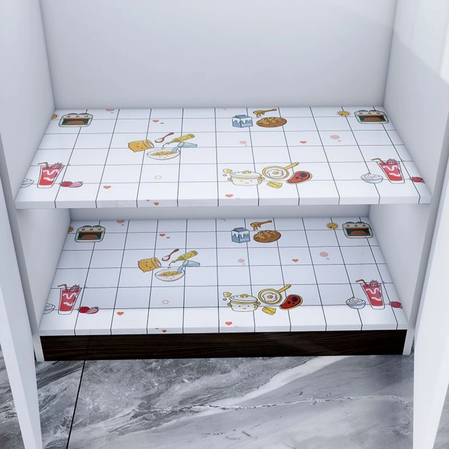 ملصقات ديكور رخامية 8 متر ذاتية اللصق مقاومة للماء ومقاومة للزيت من رقائق الألومنيوم لتجديد كونترتوب خزانة المطبخ