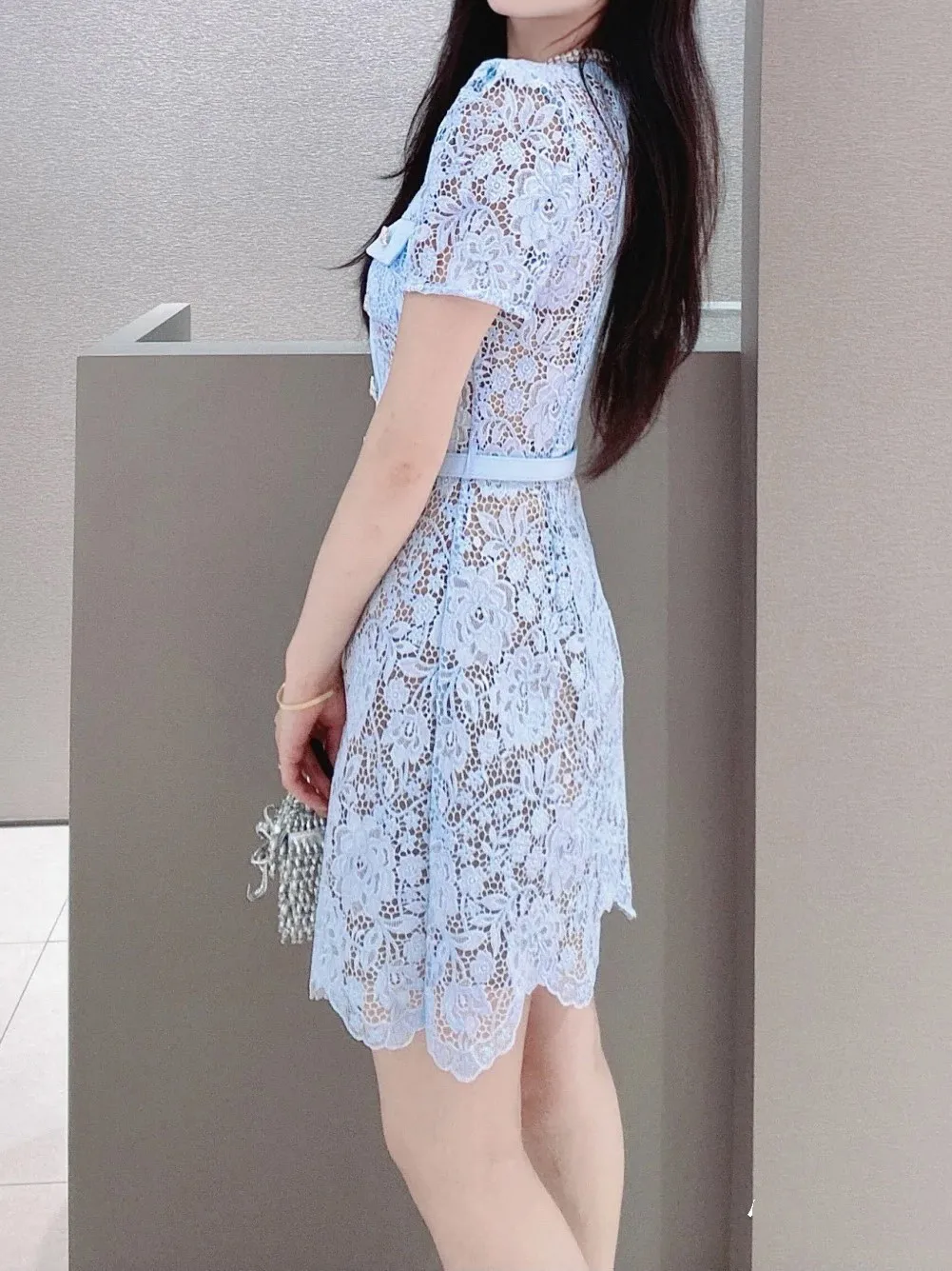 Women Lace Hollow Out Blue Dress Rhinestone Decoration O-Neck Short Sleeve Elegant Summer 2024 Mini Robe with Belt