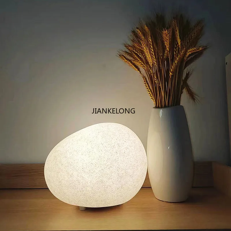 

Современная прикроватная тумбочка для спальни, настольная лампа с настроением, простая индивидуальная гальки в форме атмосферы, ночник, светодиодный плагин, подарок