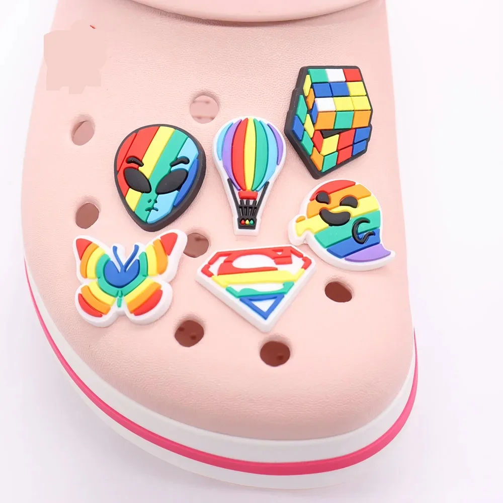 Single Sale 1pcs PVC Buckle Clog Fit Wristbands Kawaii Colorful Butterfly Hot Air Balloon Shoe Charms Hole Slipper Decoration