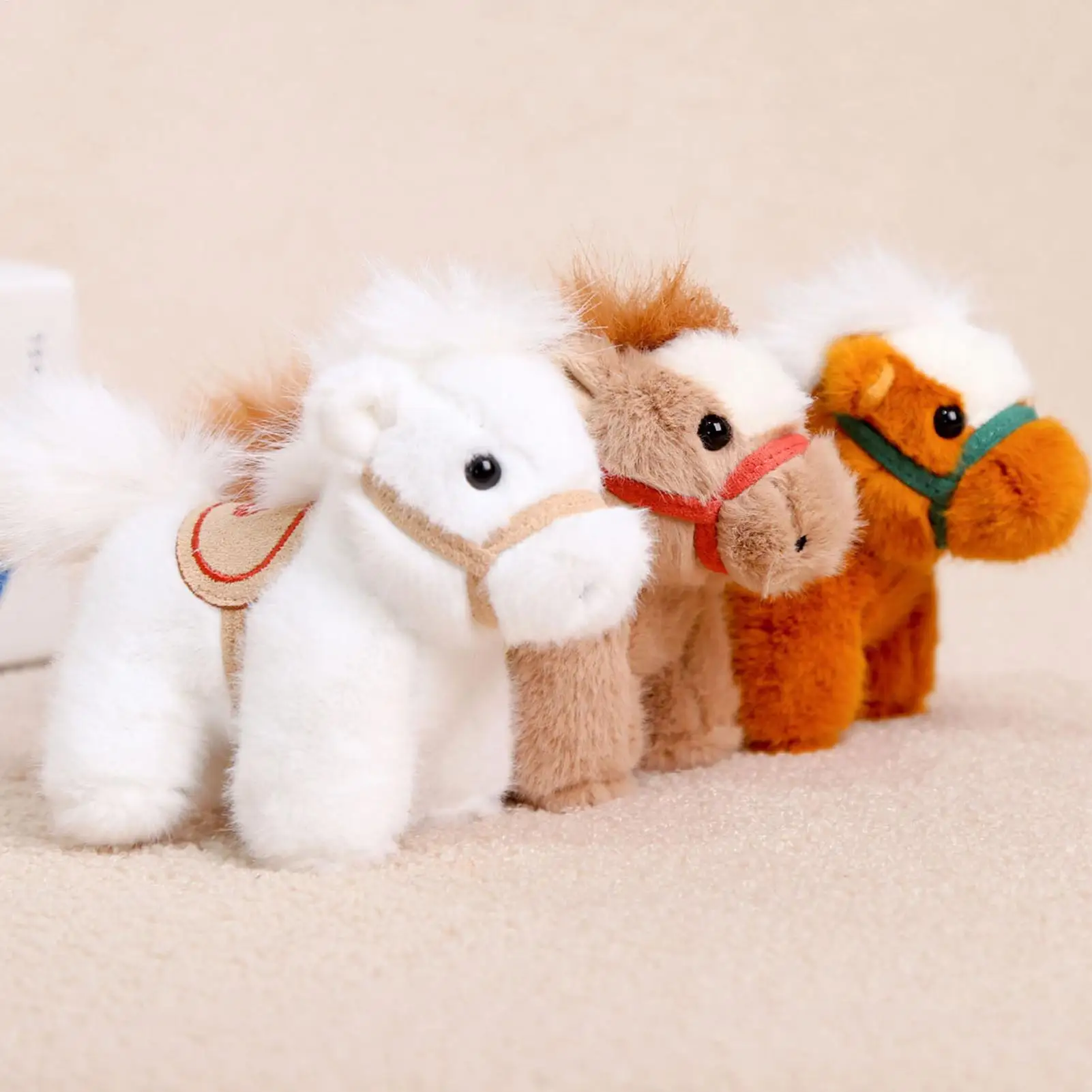 Abalorio para monedero de caballo, bordado de nubes, suministros de recuerdo festivo, llavero del Año del Caballo 2026 para familiares, amigos y colegas