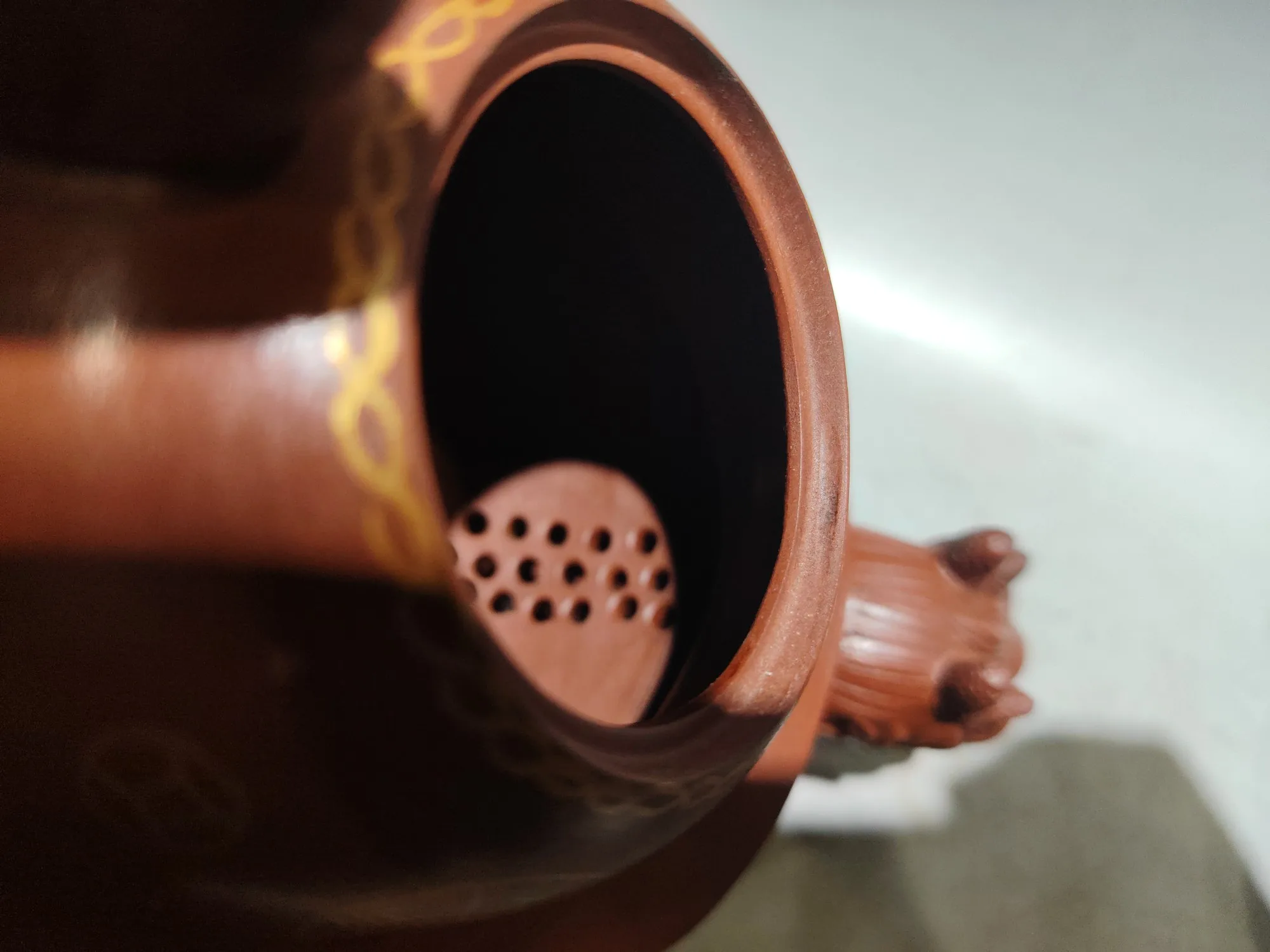 Purple Clay Teapot Outline in gold Yuanbao coin pattern Dragon turtle shaped pot Kettle Teapot Flagon Amass wealth Ornaments