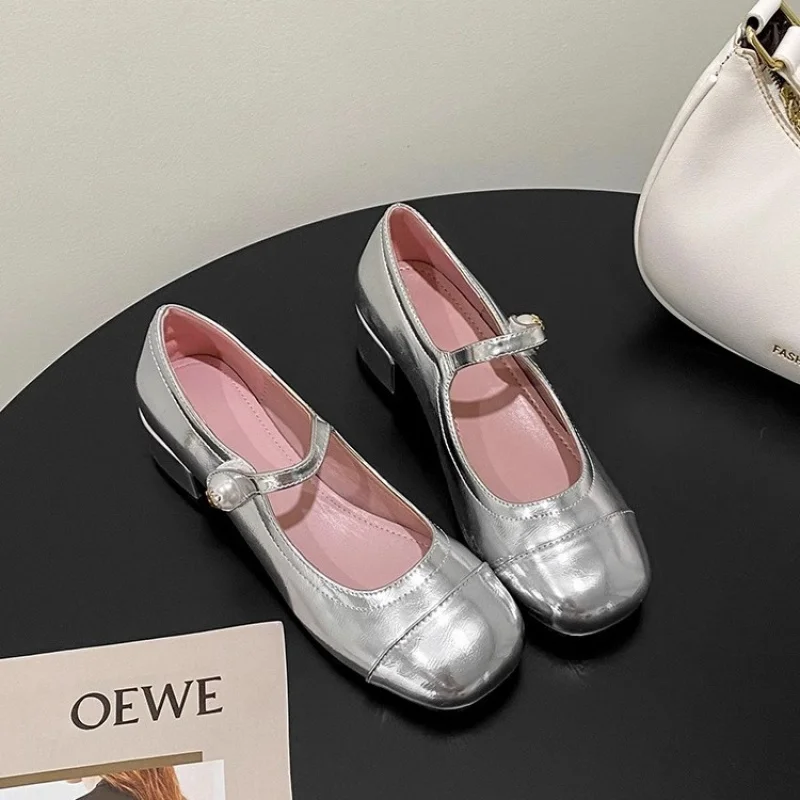 2025 جديد الخريف النمط الفرنسي ماري جين أحذية للنساء الفضة العلوي الوردي بطانة صندل بكعب مكتنز جولة تو Strappy حذا فردي للسيدات