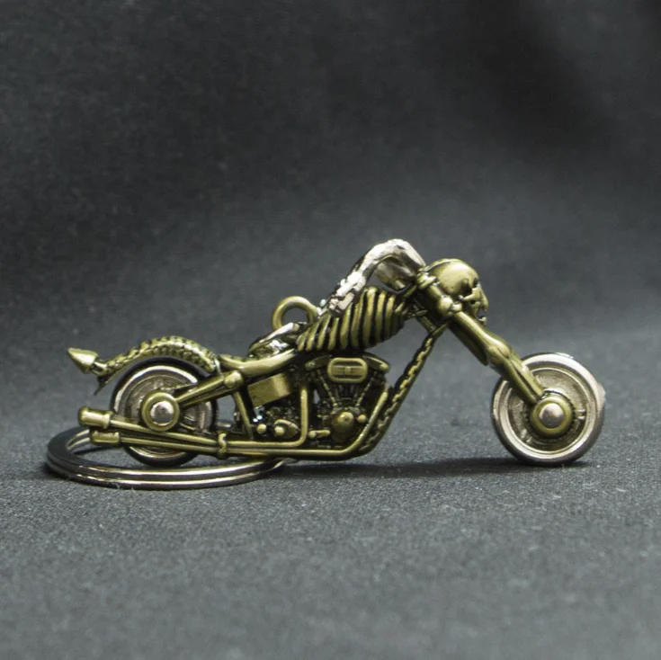 New Motorcycle Key Chain Personality Skull Motorcycle Car Key Ring Charm Bag Pendant Gift Keychain Jewelry K3120